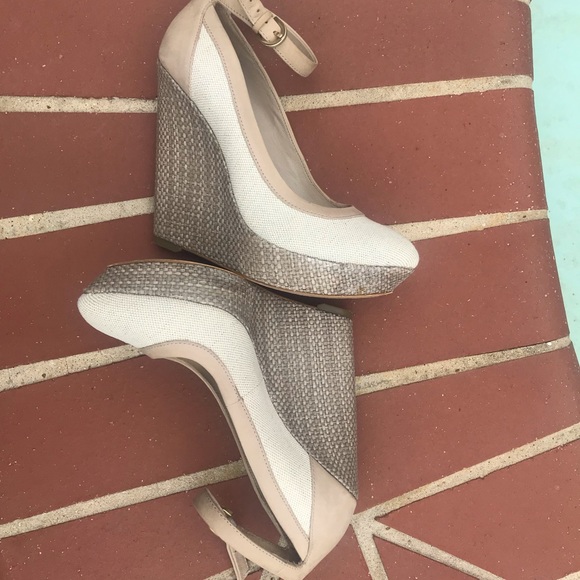 Guess by Marciano ‘PM Cherry’ Linen + Straw Wedges - Picture 6 of 8